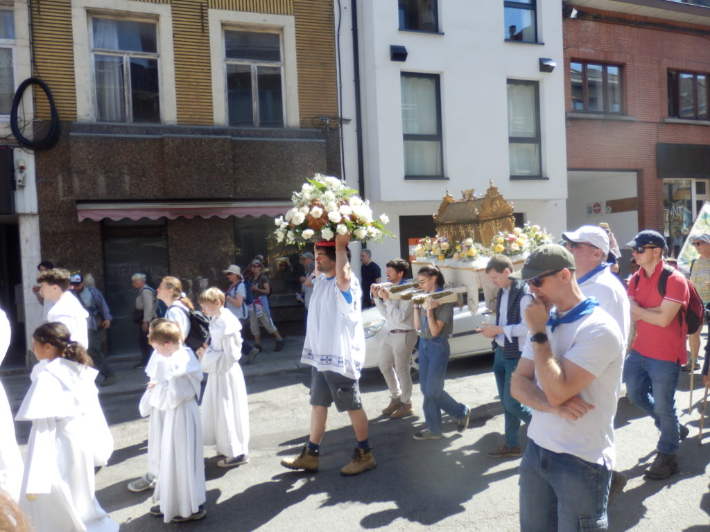 Départ -Procession_arrêts chapelles